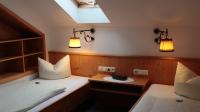Standard Twin Room with Mountain View