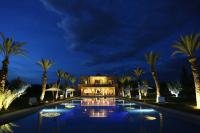 Adnaa - Modern Villa with 2 pools, sauna, hammam, tennis court & home cinema - Chambres d’hôtes