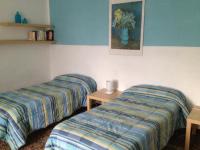 Basic Triple Room with Shared Bathroom