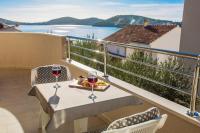 Quiet Family Apartments 30m from Beach Rogoznica Maiv Residence Zatoglav - Chambres d'hôtes Rogoznica