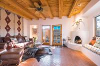 2 Bedroom - 10 Min. Walk to Plaza - Serenidad, Ferienhäuser - Santa Fe