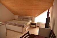 Apartment mit Balkon
