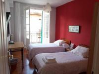 Standard Twin Room with Shared Bathroom