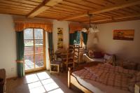 Apartment mit Balkon
