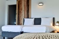 Double Room with Private Bathroom and Garden View