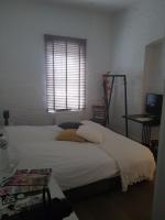 Small Budget Room