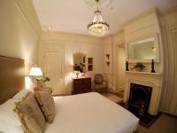 Queen Room - Captain's Room