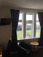 Doppelzimmer mit Himmelbett und Meerblick