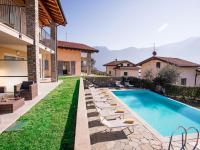 Ossuccio Grande C home with pool sleeps 12 by Italian Apartments - B&B