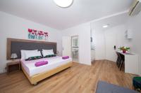 Studio Apartment with Balcony and Sea View