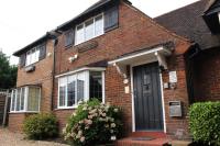 B&B Hillingdon - Debden Guest House - Bed and Breakfast Hillingdon