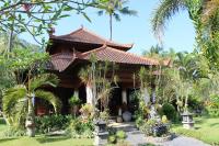 Villa with Garden View