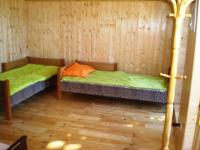 Dreibettzimmer mit Gemeinschaftsbad