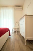 One-Bedroom House with Balcony