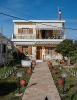 Τhe Roses House - B&B Pantokrátoras