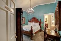 Zimmer mit Kingsize-Bett