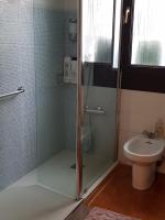 Camera Doppia con Letti Singoli e Bagno in Comune