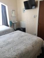 Family Room (2 Adults + 2 Children)