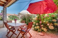 Apartments Bugenvilia I Near Beach & Private Parking - Ferienwohnung Mali Lošinj