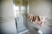 Standard Zimmer mit Kingsize-Bett