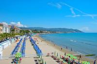 Casa Vacanza Marina, in pieno centro a pochi passi dal mare e con aria condizionata! - Chambres d’hôtes