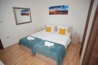 Apartment with Shower