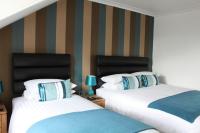 Familienzimmer mit 2 Einzelbetten