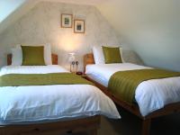 Twin Room with Private External Bathroom