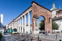 Tropical Micro Studio with Terrace and Duomo Views - Chambres d’hôtes Milan
