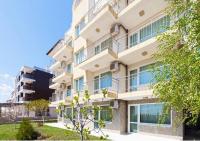 One-Bedroom Apartment with Balcony - Yasen str. Building 1