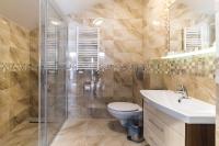 Apartamento con balcón