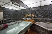Sejuk Suites - B&B Legian