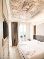 Apartment with Balcony Sea View