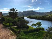 Exclusive Riverside House in the Center of Bosa - Private Garden and Parking" Bosa Apartments - Bed and Breakfast