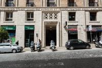 Prestigious Apartment via Barberini - B&B
