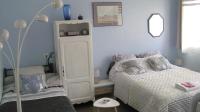 Dreibettzimmer mit Dusche