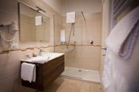 Chambre Lits Jumeaux avec Salle de Bains Privative