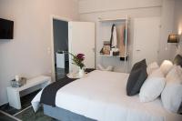 Living near Acropolis by Sylvia Staikou 2nd & 3d floor - B&B Atene