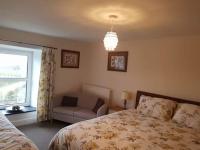 Triple Room with Bathroom