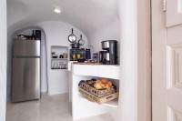 The Globe Suites Villa - B&B Firá