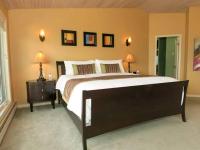 Deluxe King Suite with Spa Bath