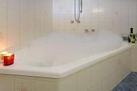 Deluxe Queen Room with Spa Bath