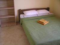 Apartment With Shared Bathroom