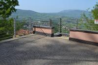 Apartment with Mountain View