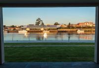 B&B Ulverstone - Ulverstone Waterfront Apartments - Bed and Breakfast Ulverstone