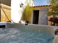 Gîte Les Roseaux Spa extérieur privatif inclus - B&B Moussan