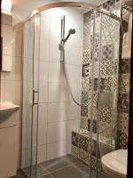 Doppel- oder Zweibettzimmer