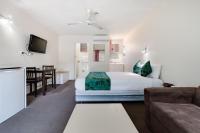 B&B Coffs Harbour - Coffs Harbour Pacific Palms Motel - Bed and Breakfast Coffs Harbour
