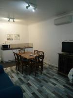 Apartment - 6 Beds