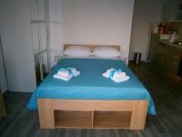 Studio apartment Luzia - B&B Komiža